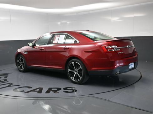 Used 2015 Ford Taurus Limited w/ Equipment Group 301A AWD/4WD image 7
