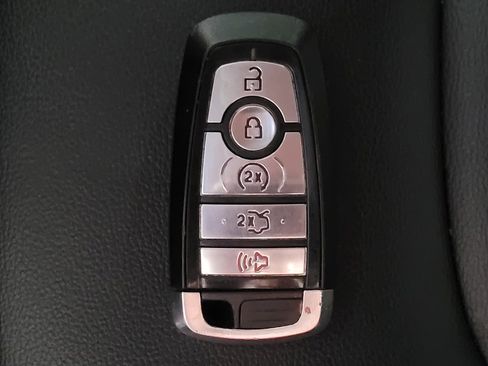 Used 2019 Ford Edge SEL w/ Equipment Group 201A FWD image 32