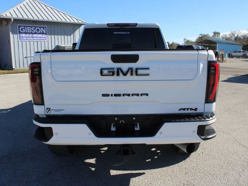 Used 2024 GMC Sierra 2500 AT4 w/ AT4 Premium Plus Package image 9