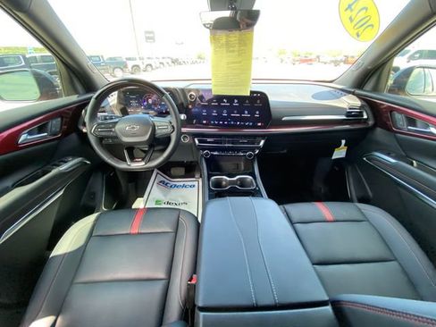 Used 2024 Chevrolet Traverse RS w/ LPO, Floor Liner Package AWD/4WD image 15