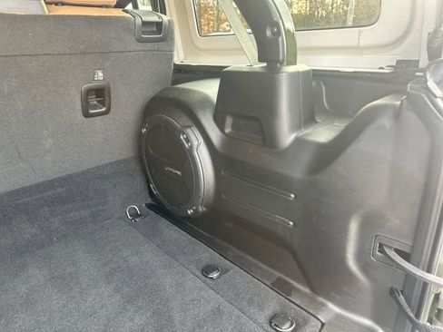 Used 2022 Jeep Wrangler Unlimited Sahara w/ Cold Weather Group image 30