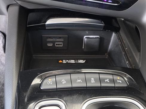 Used 2023 Buick Envision Avenir AWD/4WD image 35