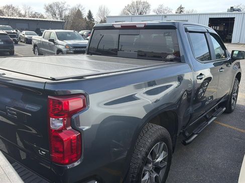 Used 2022 Chevrolet Silverado 1500 LT AWD/4WD image 13