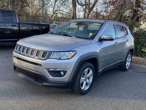 Used 2020 Jeep Compass Latitude image 3