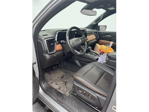 Used 2023 GMC Canyon AT4 w/ AT4 Premium Package AWD/4WD image 11