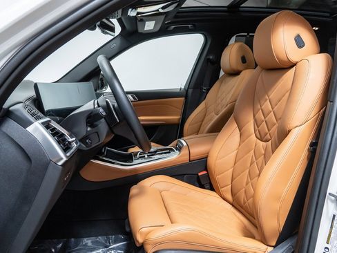 Used 2024 BMW X5 xDrive40i w/ Premium Package image 5