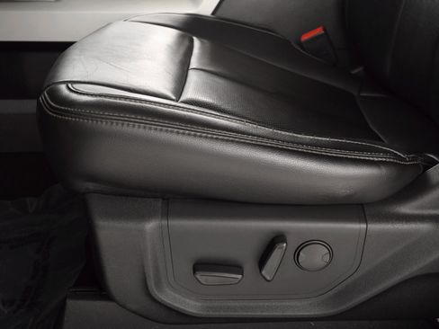 Used 2019 Ford F150 Lariat w/ Equipment Group 502A Luxury image 31