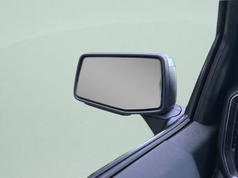 Used 2024 Chevrolet Silverado 1500 High Country w/ Technology Package image 13