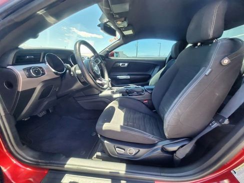 Used 2017 Ford Mustang Coupe RWD image 9
