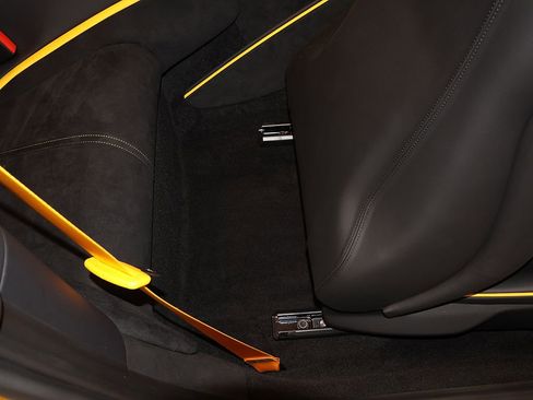 Certified 2025 Ferrari Roma Spider RWD image 47