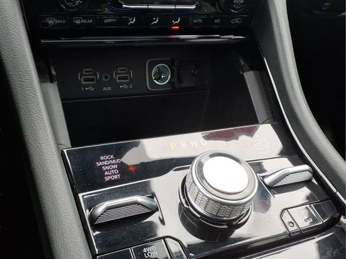 Used 2023 Jeep Grand Cherokee Overland AWD/4WD image 19