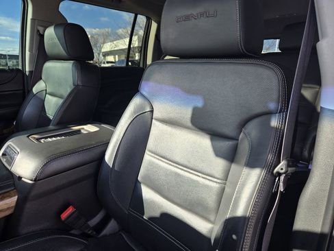 Used 2015 GMC Yukon XL Denali w/ Premium Package image 18