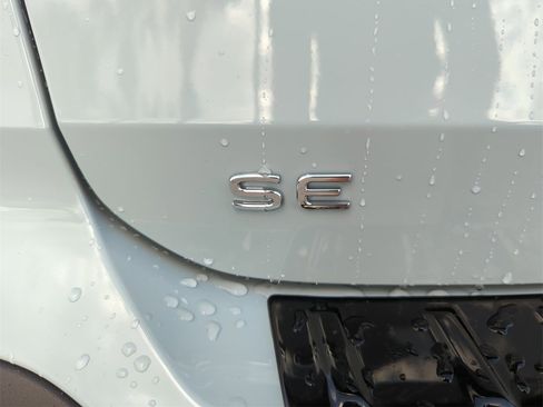 New 2026 Volkswagen Taos SE image 43