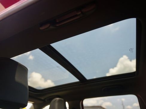 Used 2022 Jeep Compass Limited w/ (RED) Package image 30