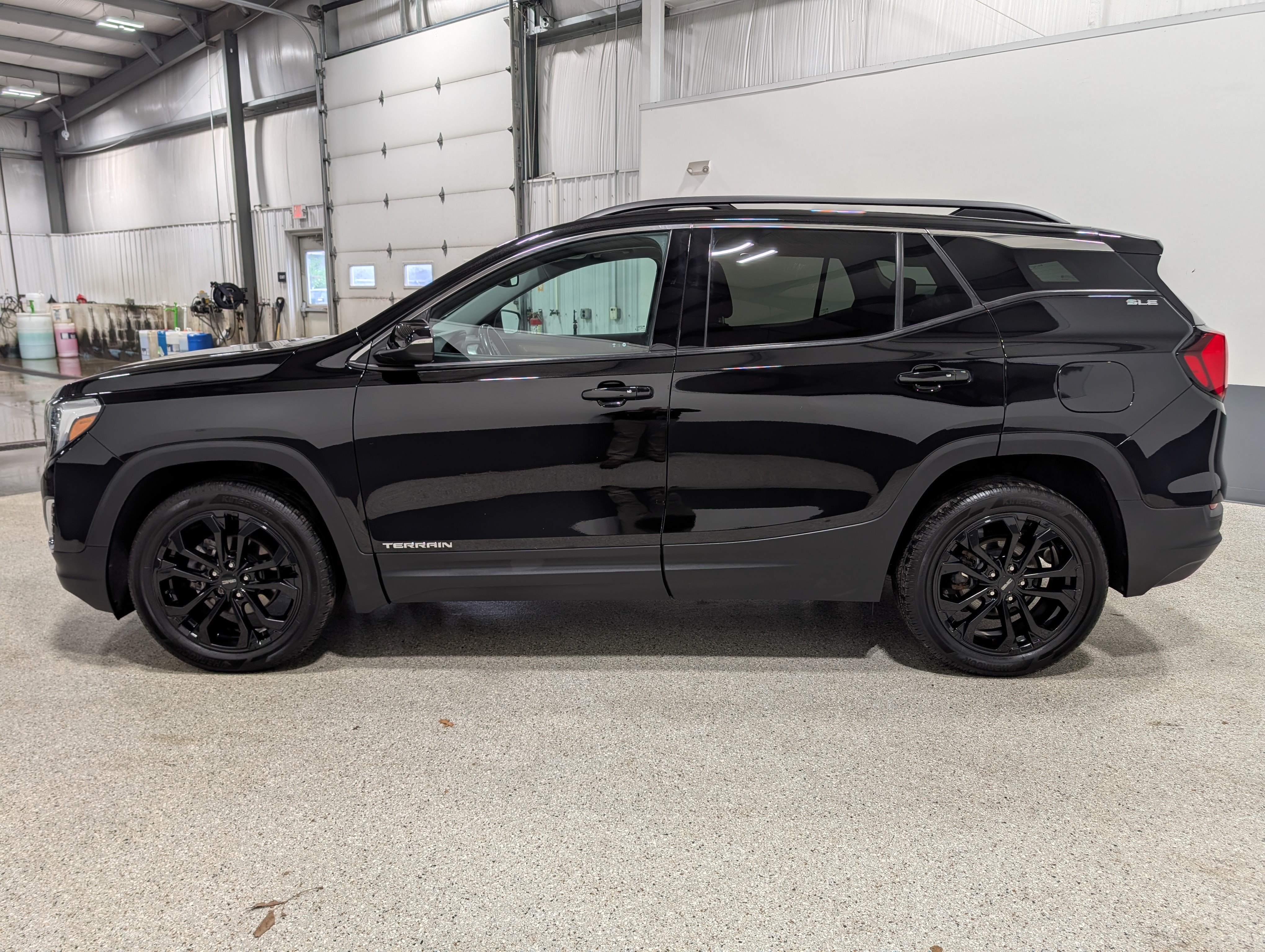 Used 2020 GMC Terrain SLE w/ Driver Convenience Package AWD/4WD image 5