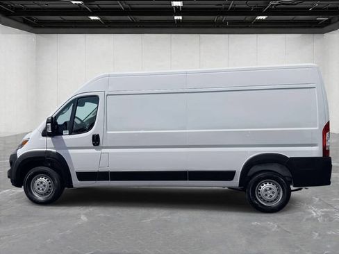 Used 2026 RAM ProMaster 2500 w/ Convenience Group FWD image 3