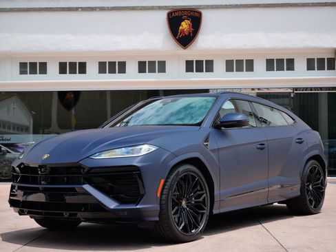 Used 2025 Lamborghini Urus SE image 12