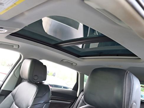 Used 2019 Audi e-tron Prestige w/ Prestige Package image 35