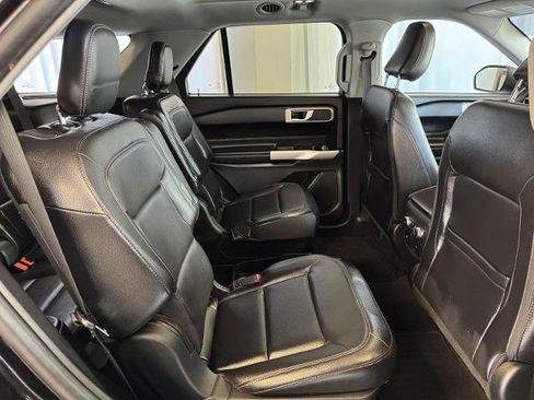 Certified 2021 Ford Explorer XLT w/ Equipment Group 202A image 19