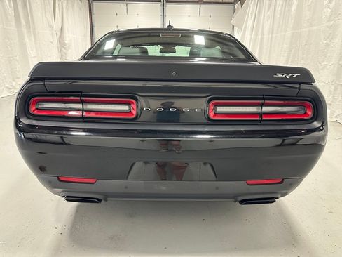 Used 2016 Dodge Challenger SRT Hellcat RWD image 6