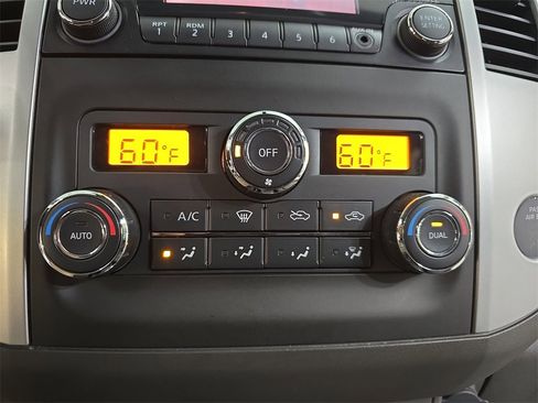 Used 2014 Nissan Frontier PRO-4X image 25