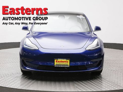 Used 2020 Tesla Model 3 Standard Range Plus image 2