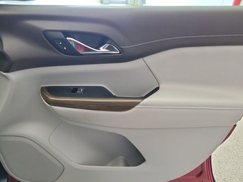 Certified 2023 GMC Acadia SLE w/ Driver Convenience Package image 24