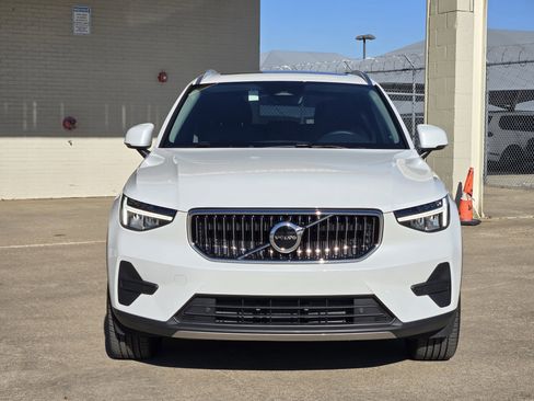 Certified 2025 Volvo XC40 B5 Core w/ Protection Package Premier image 6