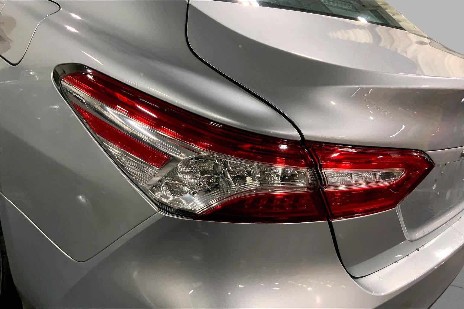 Certified 2020 Toyota Camry XLE FWD image 29