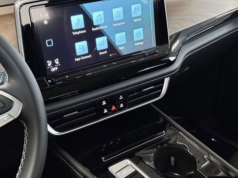 New 2026 Volkswagen Atlas SE FWD image 18