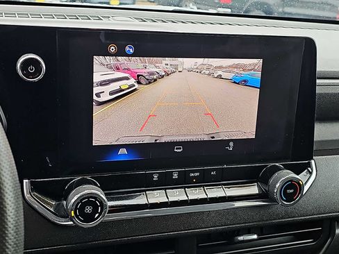 Used 2024 Chevrolet Colorado Trail Boss image 18