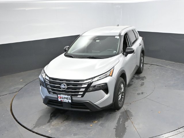 Used 2024 Nissan Rogue S AWD/4WD image 40