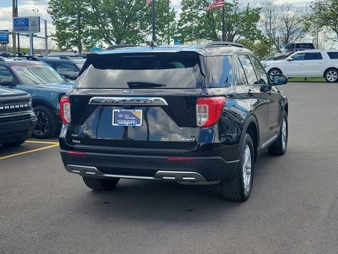 Certified 2022 Ford Explorer XLT w/ Equipment Group 202A AWD/4WD image 4