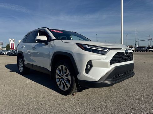 Used 2024 Toyota RAV4 XLE Premium image 9