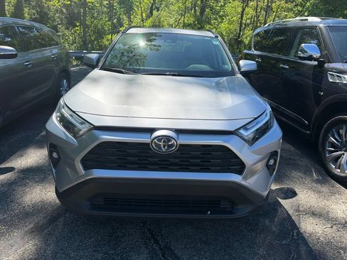 Used 2022 Toyota RAV4 XLE Premium AWD/4WD image 7
