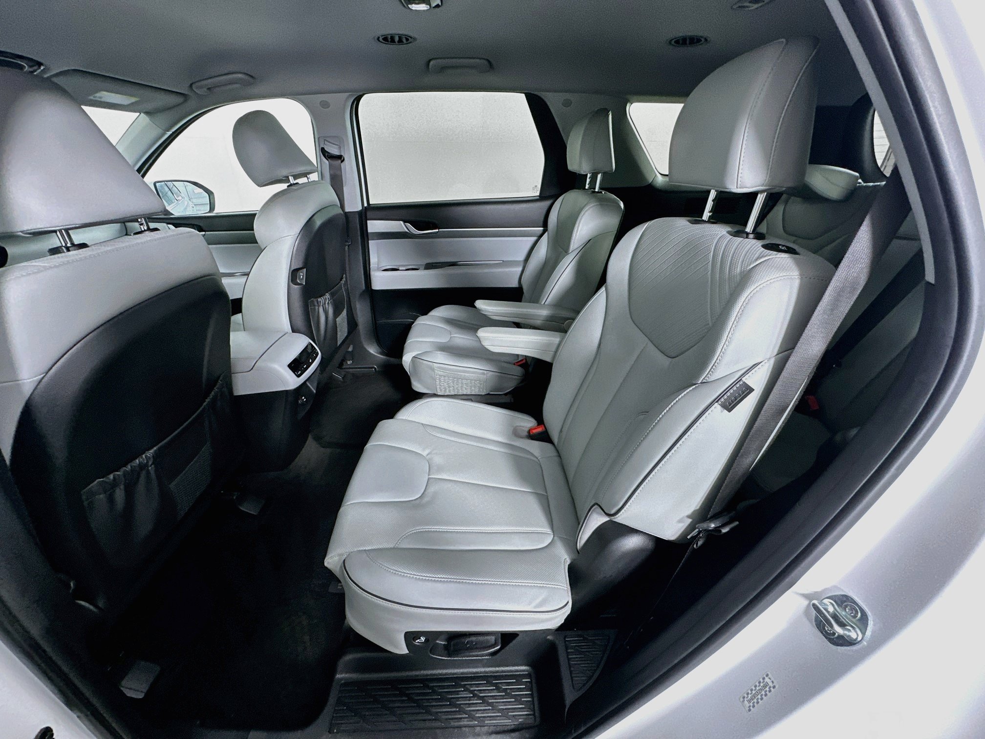 Used 2025 Hyundai Palisade SEL FWD image 29
