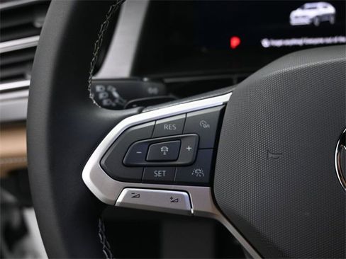 New 2026 Volkswagen Atlas Cross Sport SE image 32