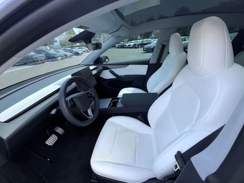 Used 2026 Tesla Model Y AWD image 6