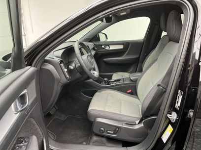 Used 2023 Volvo XC40 B5 Core