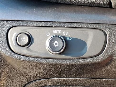 Used 2022 Buick Encore Preferred w/ Safety Package AWD/4WD image 17