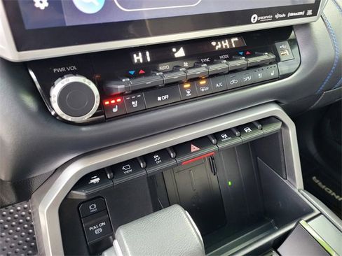 Used 2023 Toyota Tundra Platinum image 17