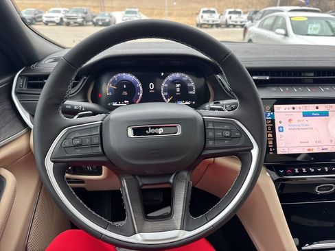 New 2026 Jeep Grand Cherokee Limited image 14