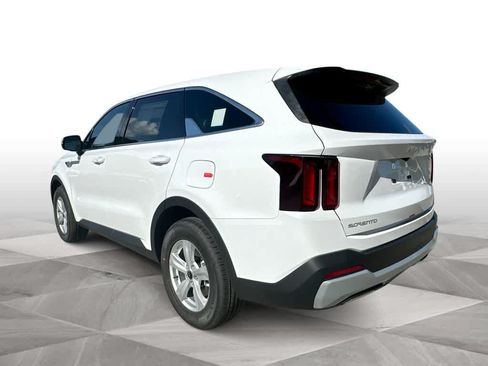 Certified 2026 Kia Sorento LX FWD image 6