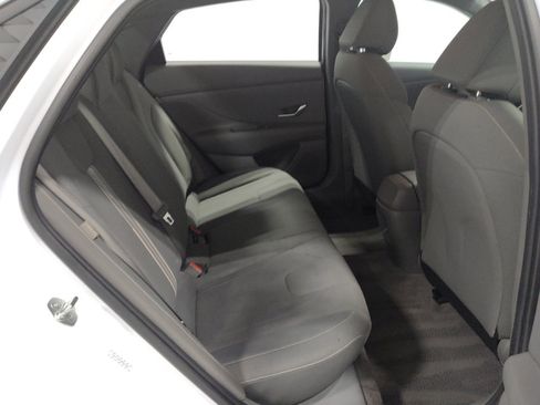 Used 2024 Hyundai Elantra SEL FWD image 19