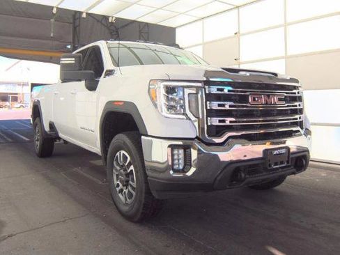 Used 2023 GMC Sierra 3500 SLE image 3