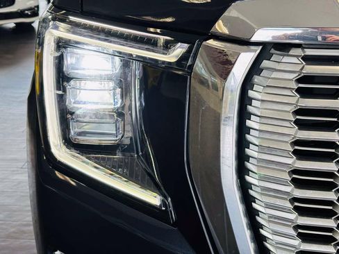 Used 2023 GMC Yukon XL SLT AWD/4WD image 20