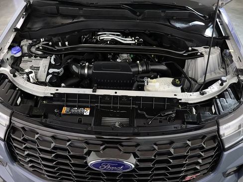 Used 2025 Ford Explorer ST AWD/4WD image 41