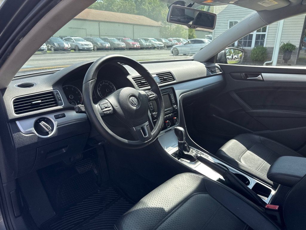 Used 2013 Volkswagen Passat 2.5 SE FWD image 14