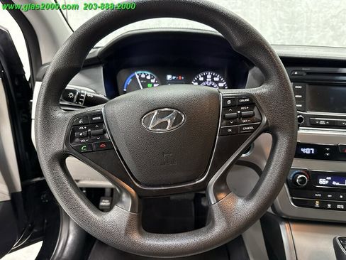 Used 2016 Hyundai Sonata SE image 4