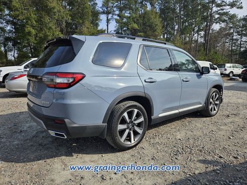 Certified 2023 Honda Pilot Touring image 6